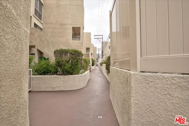 $3,350 | 108 West Maple Street, Unit 27, Glendale, CA 91204