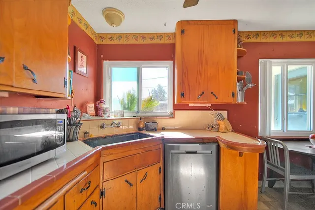 $625,000 | 909 West Flora Street, Ontario, CA 91762