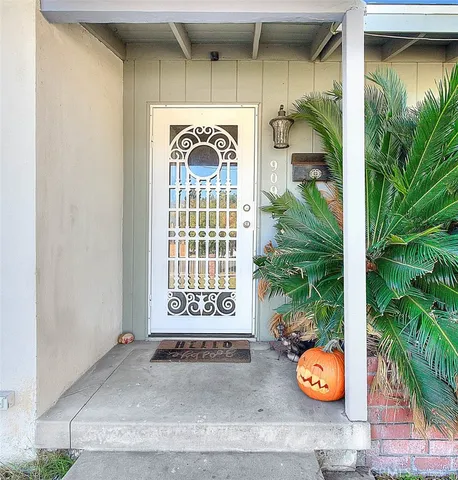 $625,000 | 909 West Flora Street, Ontario, CA 91762