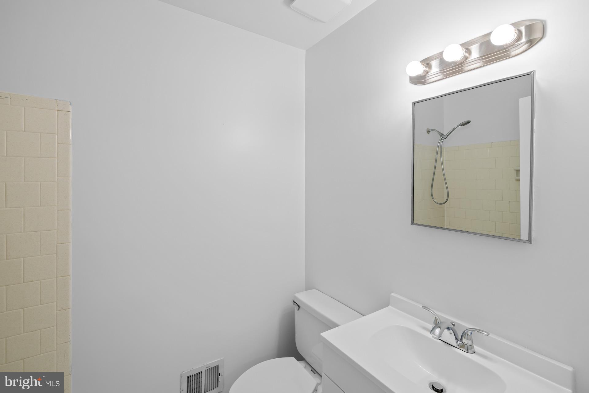 8493 Snowden Oaks Place Laurel, MD 20708 - Photo 19 of 42 Full Bath 1 Upper Level