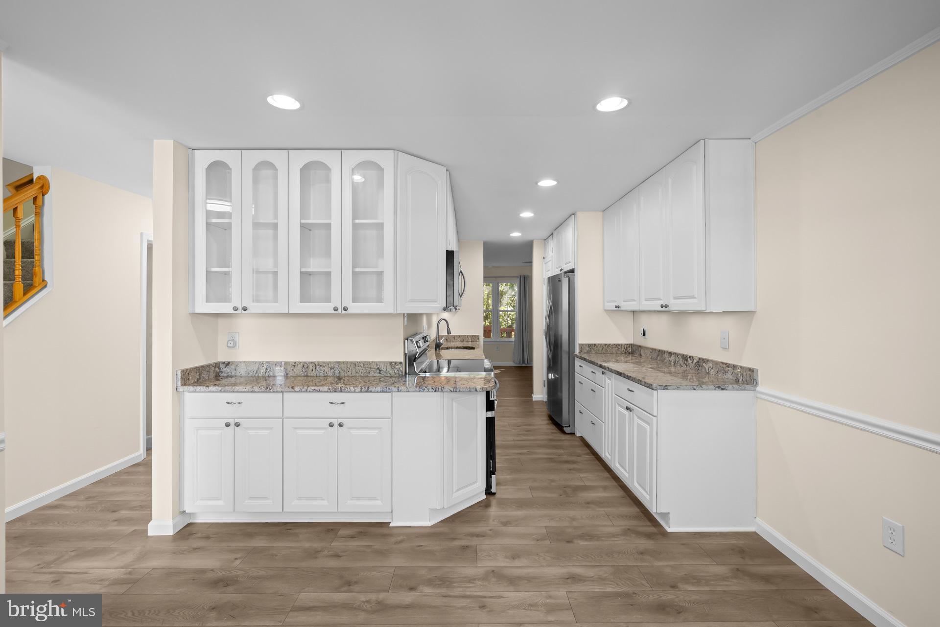 8493 Snowden Oaks Place Laurel, MD 20708 - Photo 3 of 42 Kitchen