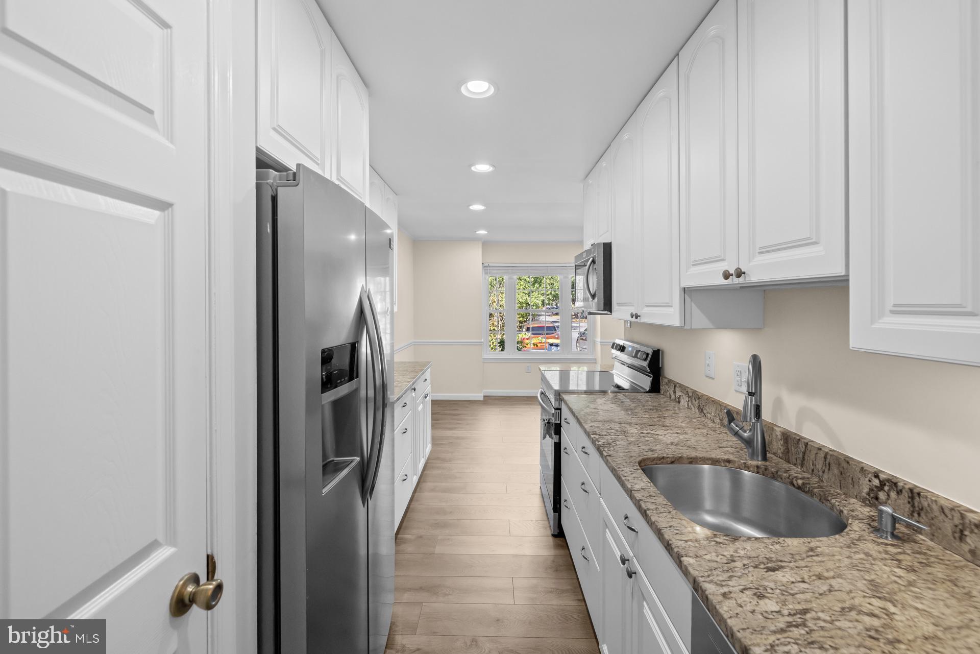 8493 Snowden Oaks Place Laurel, MD 20708 - Photo 7 of 42