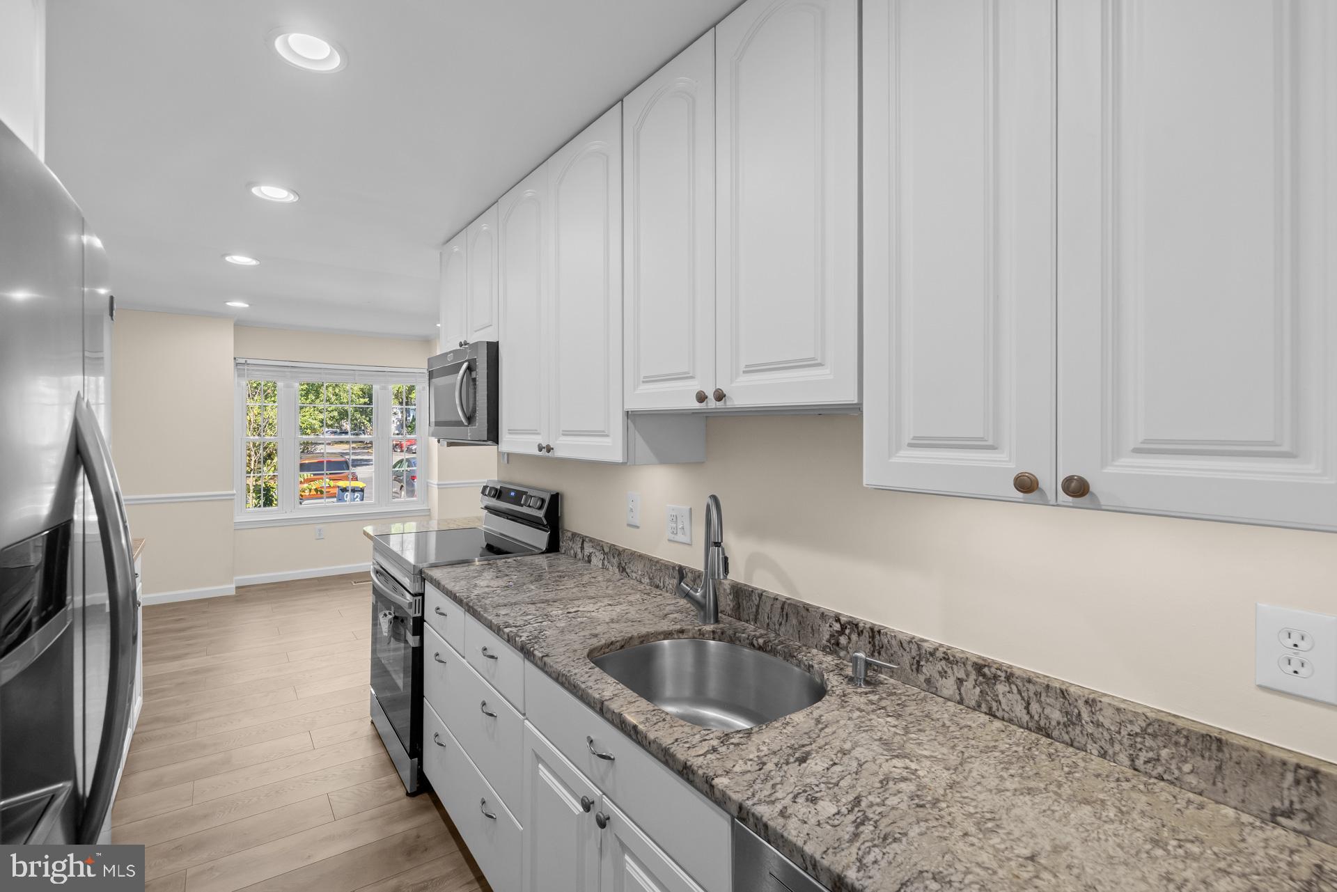 8493 Snowden Oaks Place Laurel, MD 20708 - Photo 8 of 42