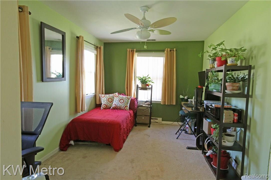 3790 John R Road Rochester, MI 48307 - Photo 9 of 12 John R bed 2.jpg