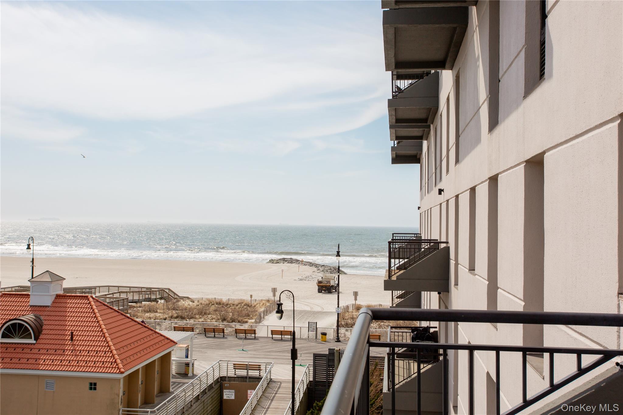 100 West Broadway, Unit 3D Long Beach, NY 11561 - Photo 22 of 50 a view of city with ocean