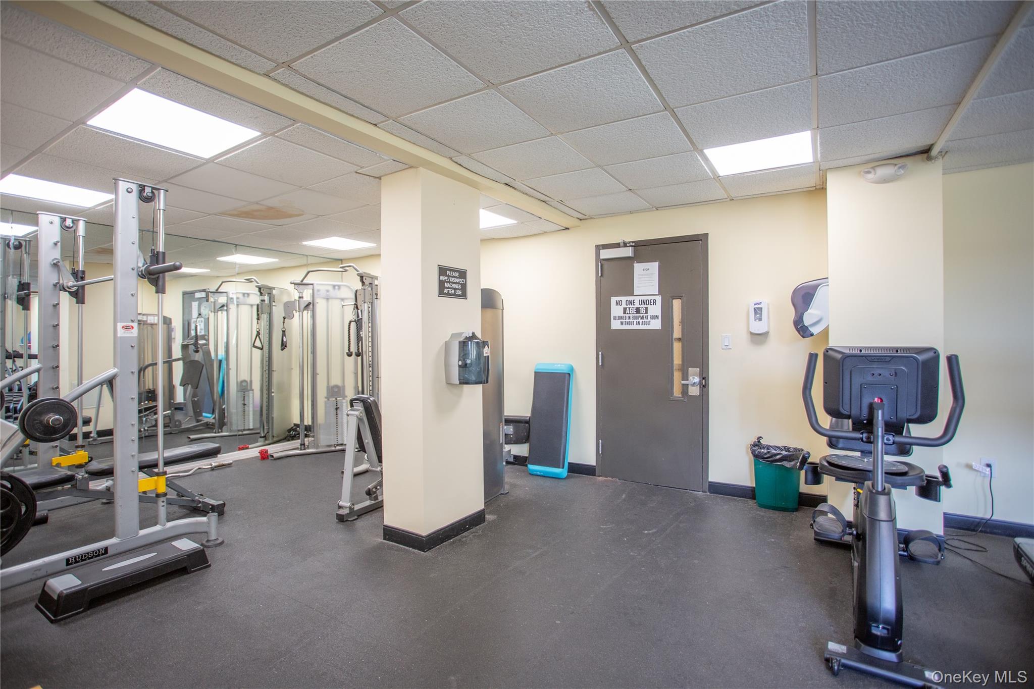 100 West Broadway, Unit 3D Long Beach, NY 11561 - Photo 33 of 50 a view of a room with gym equipment