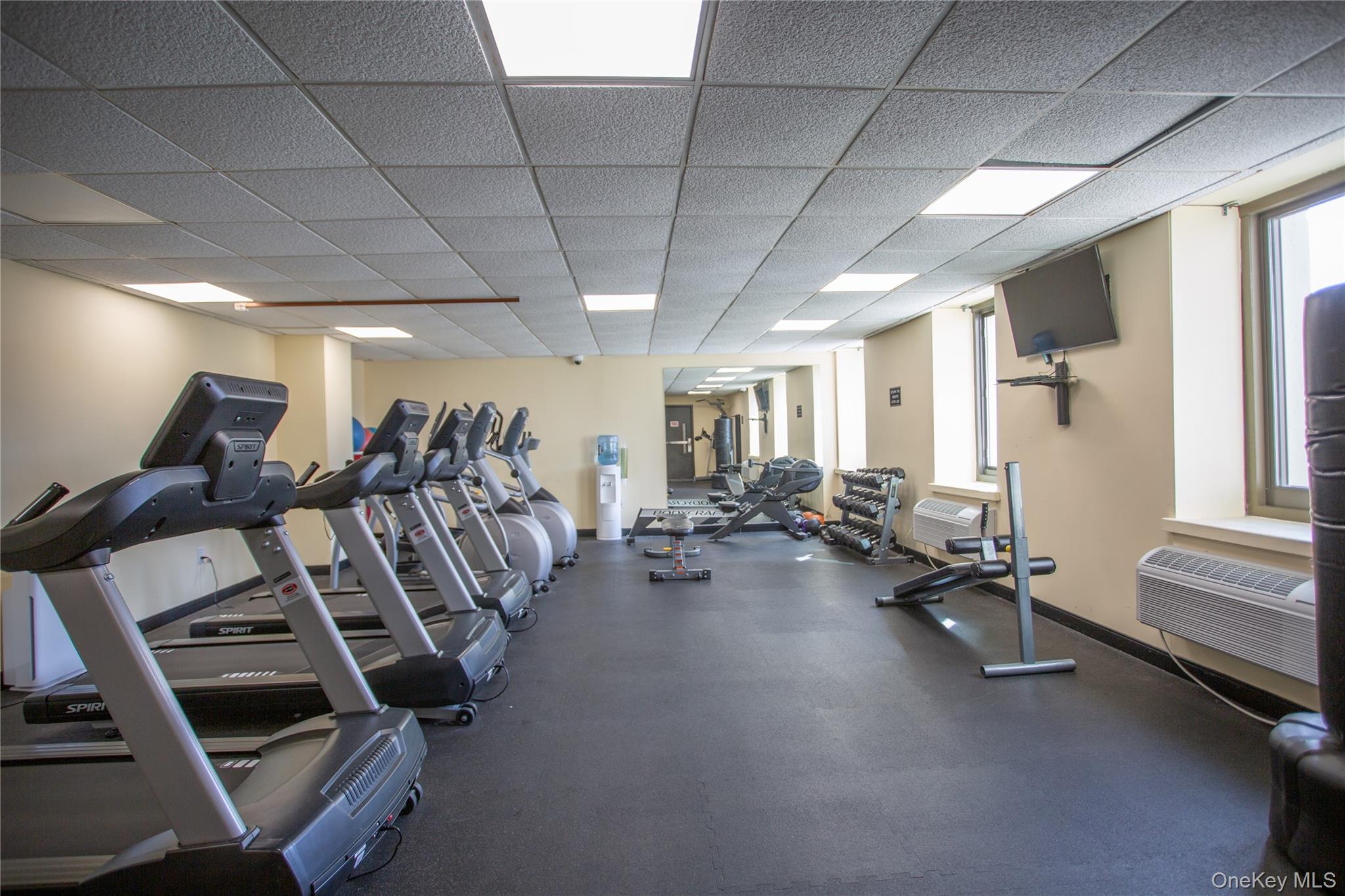 100 West Broadway, Unit 3D Long Beach, NY 11561 - Photo 34 of 50 a view of a room with gym equipment