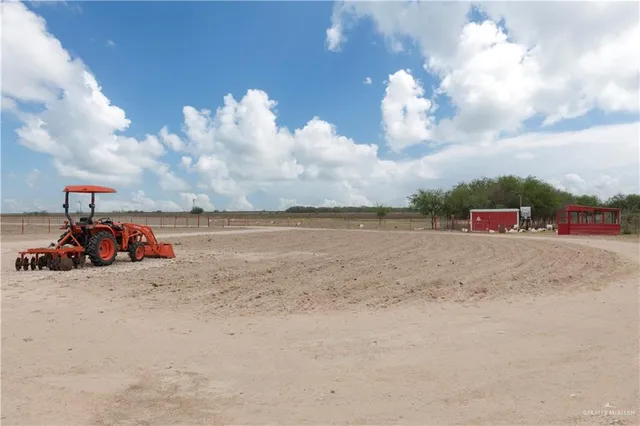 a view of an outdoor space