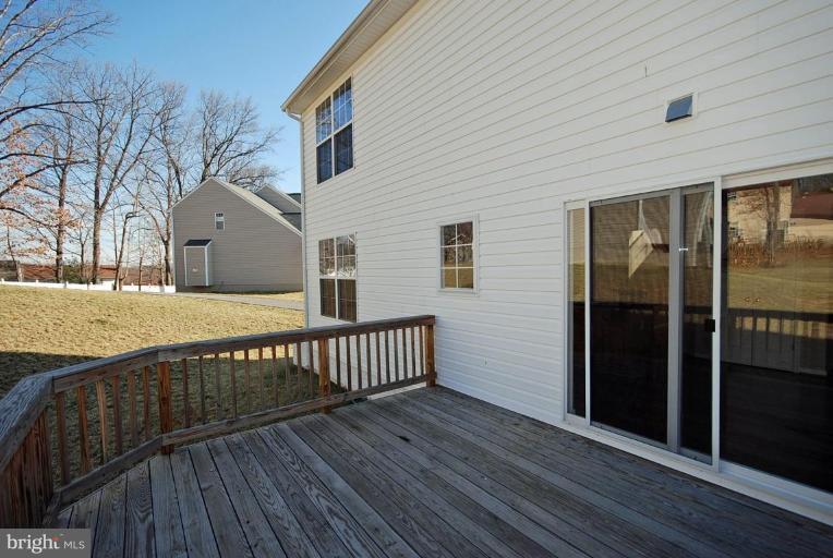5950 Florey Road Hanover, MD 21076 - Photo 23 of 25 Deck