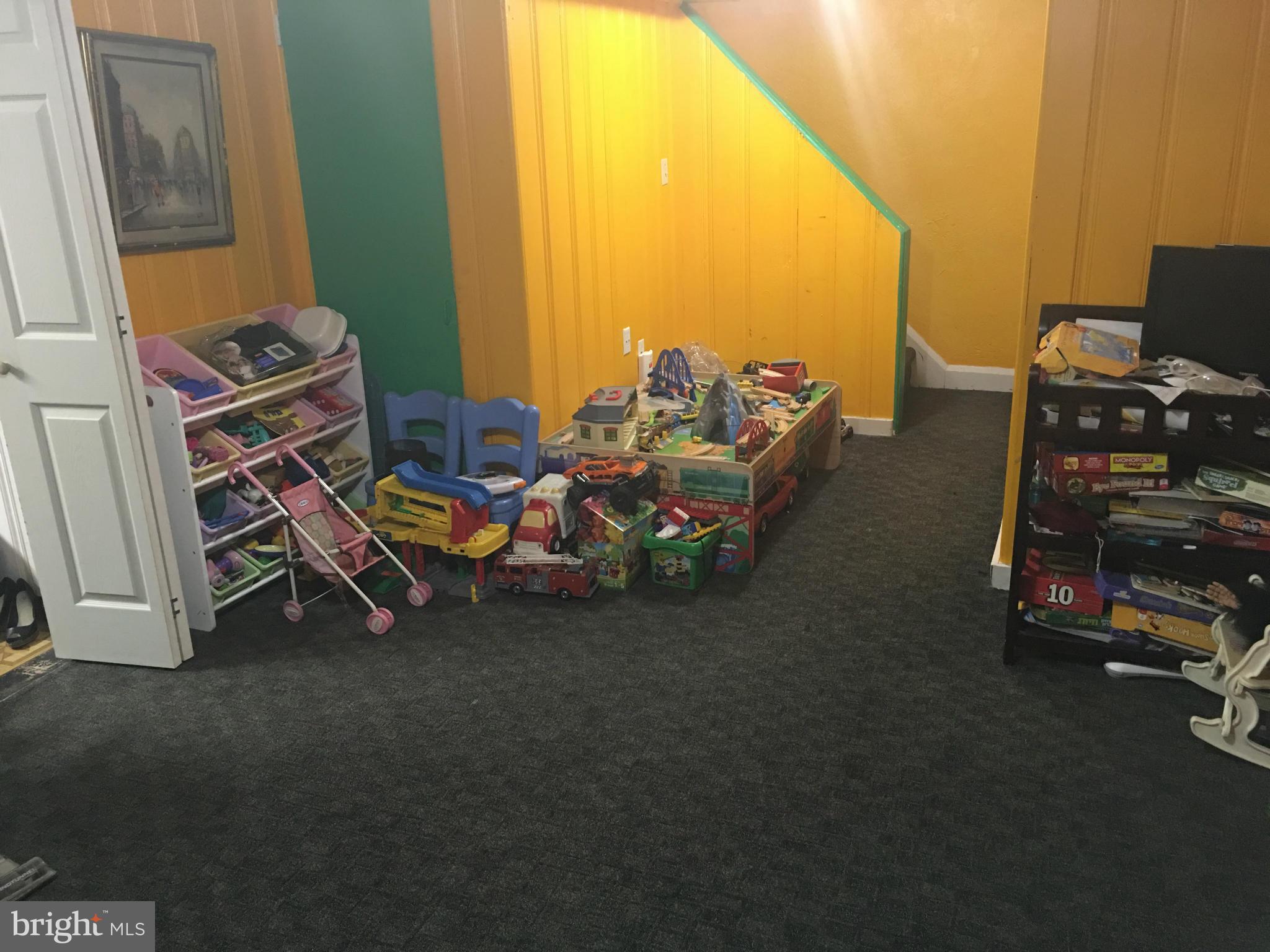 7006 Boxford Road Baltimore, MD 21215 - Photo 14 of 14 a view of a room with gym equipment