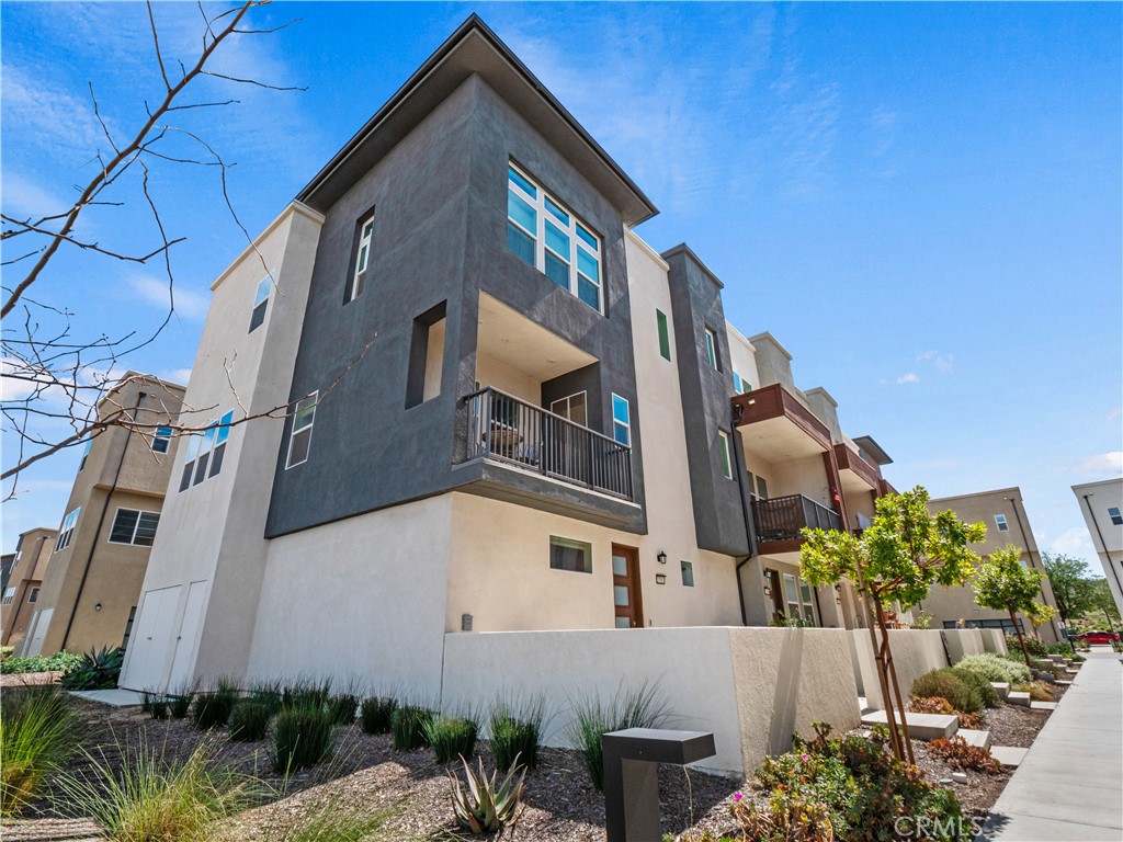 27013 Hummingbird Lane Valencia, CA 91381 - Photo 1 of 43