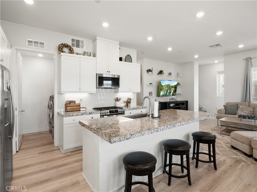 27013 Hummingbird Lane Valencia, CA 91381 - Photo 5 of 43