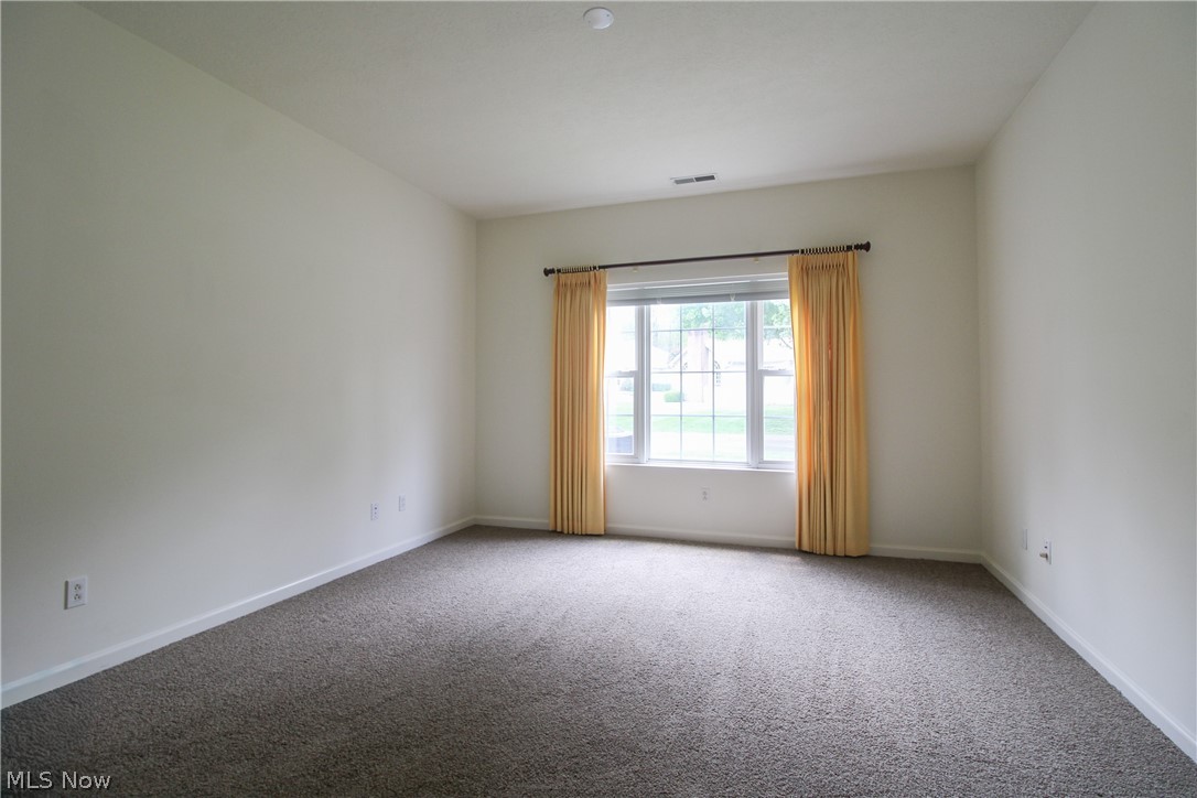 5645 Clingan Road, Unit 7B Struthers, OH 44471 - Photo 14 of 37