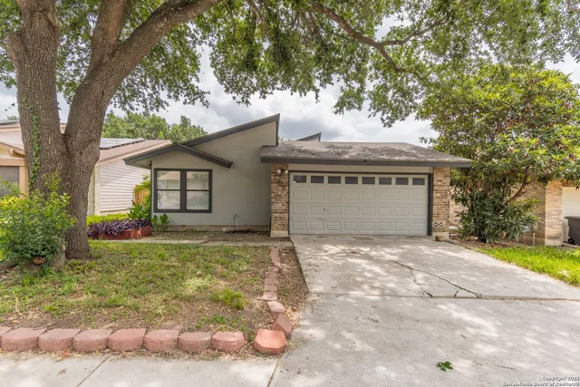 $1,695 | 11826 Greenwood Village Drive, San Antonio, TX 78249