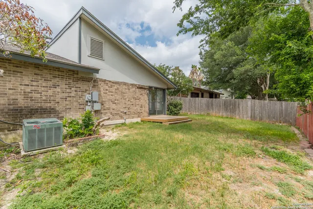 $1,695 | 11826 Greenwood Village Drive, San Antonio, TX 78249