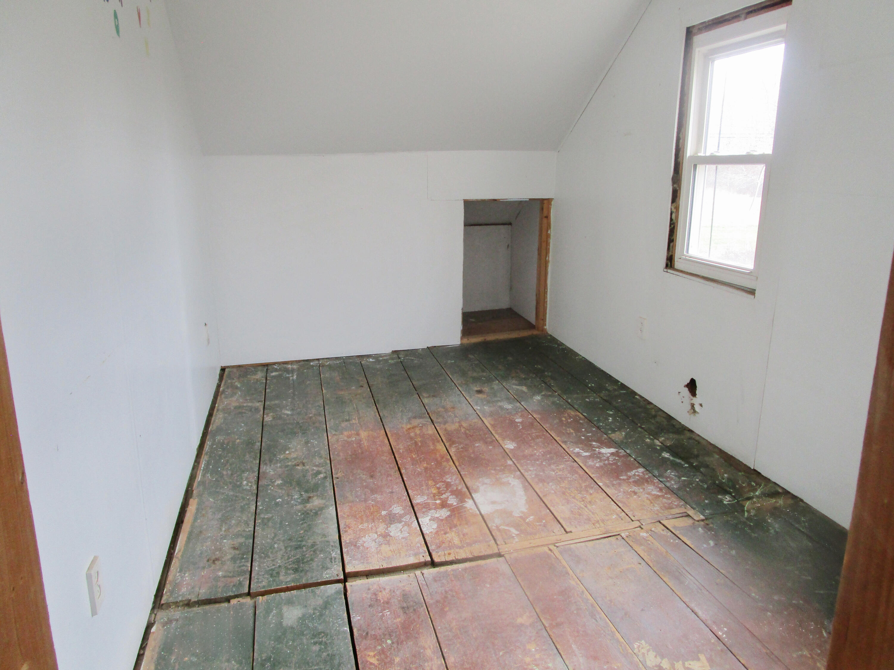 121 Stage Road Etna, ME 04434 - Photo 8 of 10 IMG_3973