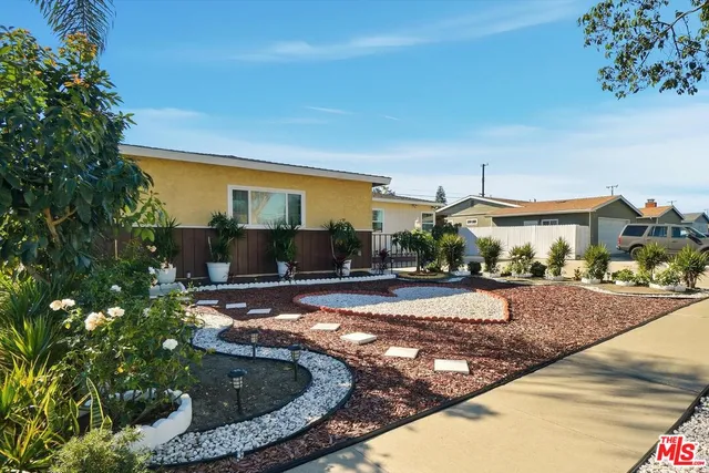 a view of a house with entertaining space