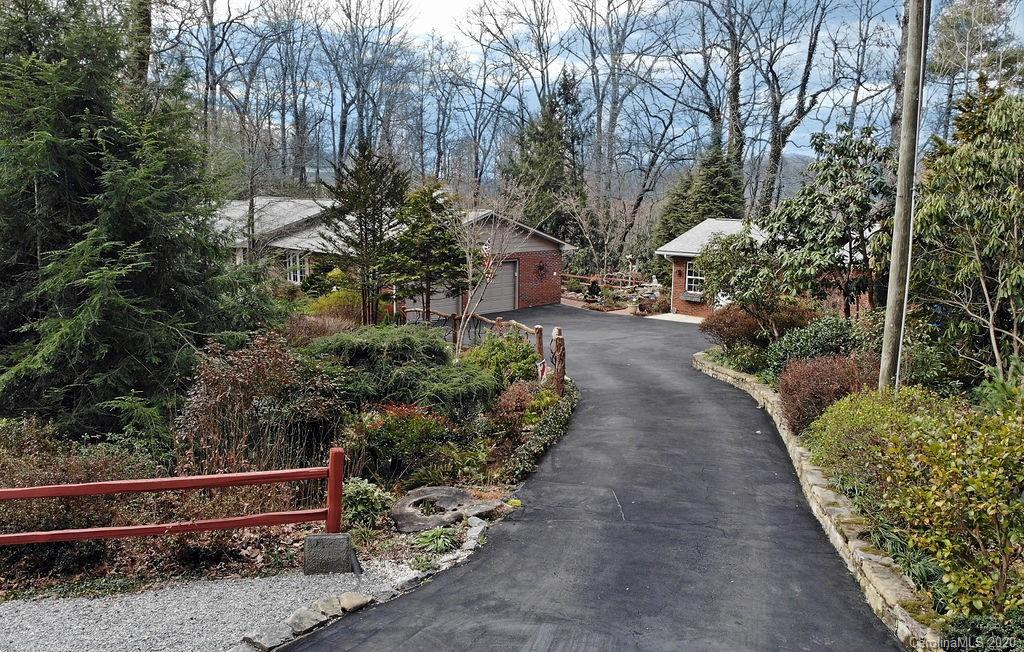 127 Robin Road Brevard, NC 28712 - Photo 1 of 45 Gallery Image 1