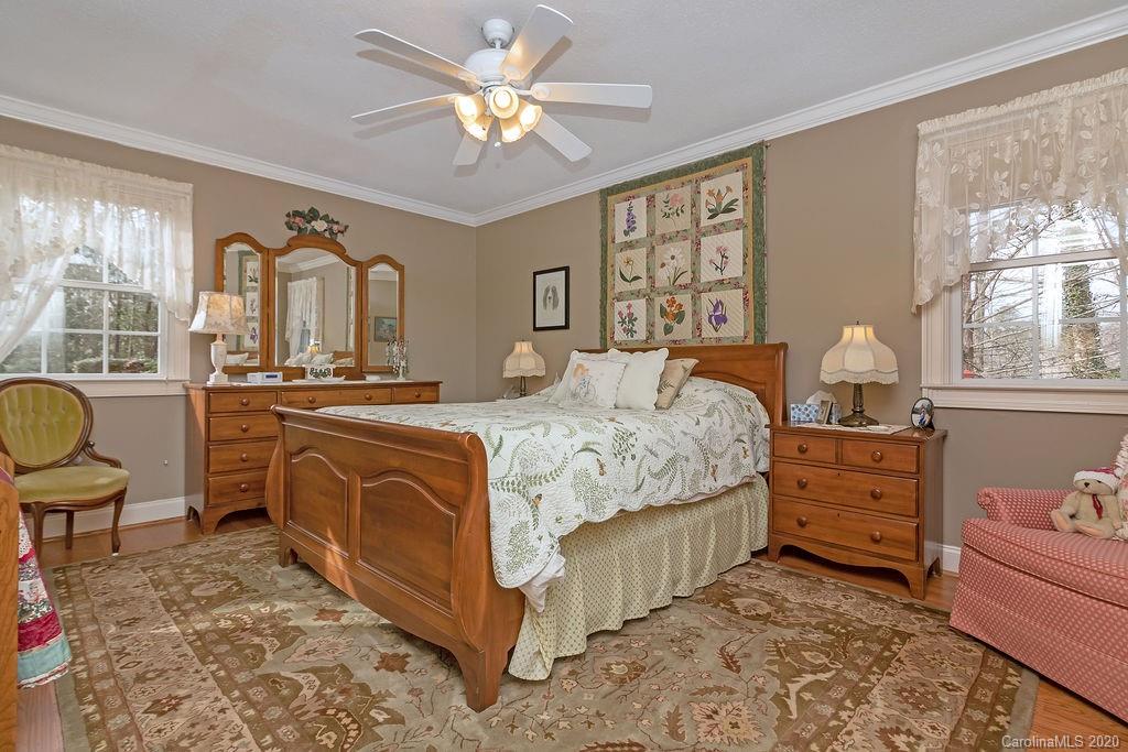 127 Robin Road Brevard, NC 28712 - Photo 16 of 45 Gallery Image 16