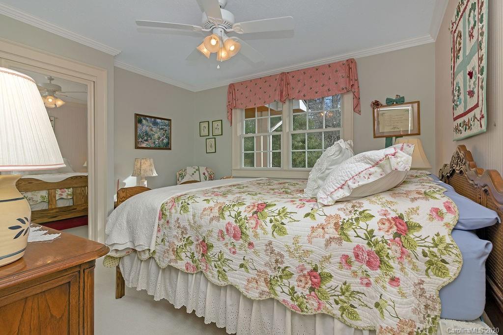 127 Robin Road Brevard, NC 28712 - Photo 18 of 45 Gallery Image 18