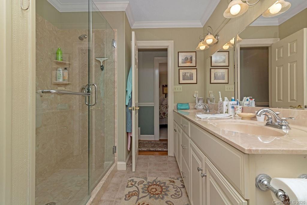 127 Robin Road Brevard, NC 28712 - Photo 19 of 45 Gallery Image 19