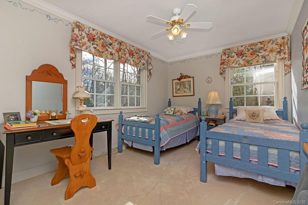 127 Robin Road Brevard, NC 28712 - Photo 20 of 45 Gallery Image 20