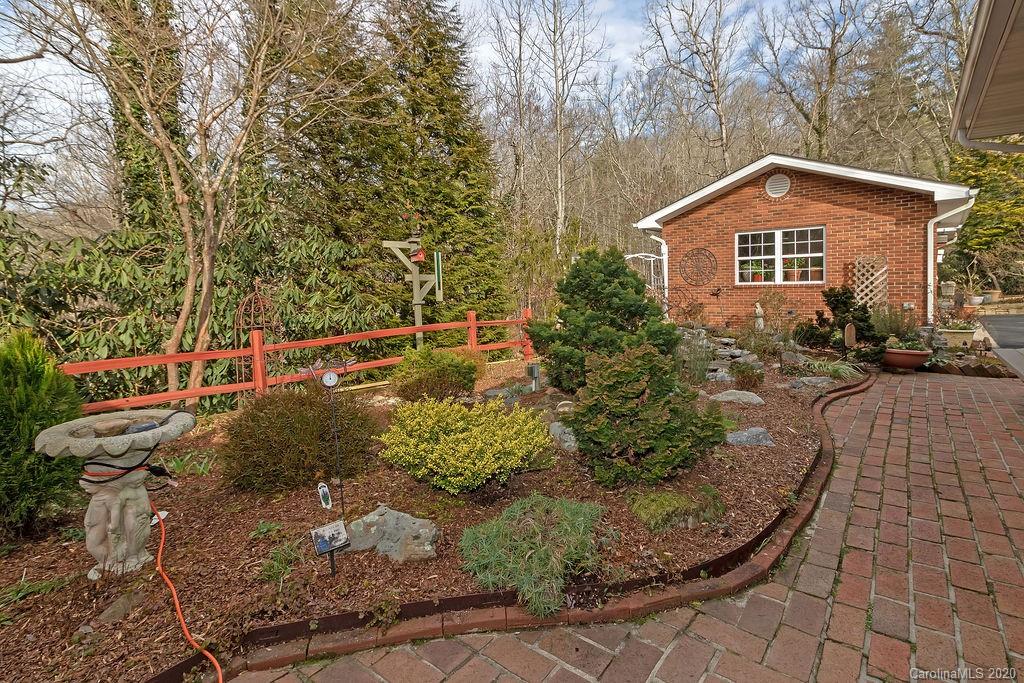 127 Robin Road Brevard, NC 28712 - Photo 28 of 45 Gallery Image 28