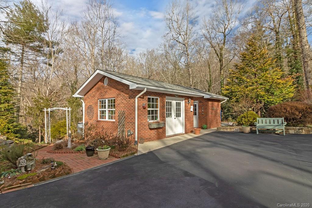127 Robin Road Brevard, NC 28712 - Photo 29 of 45 Gallery Image 29