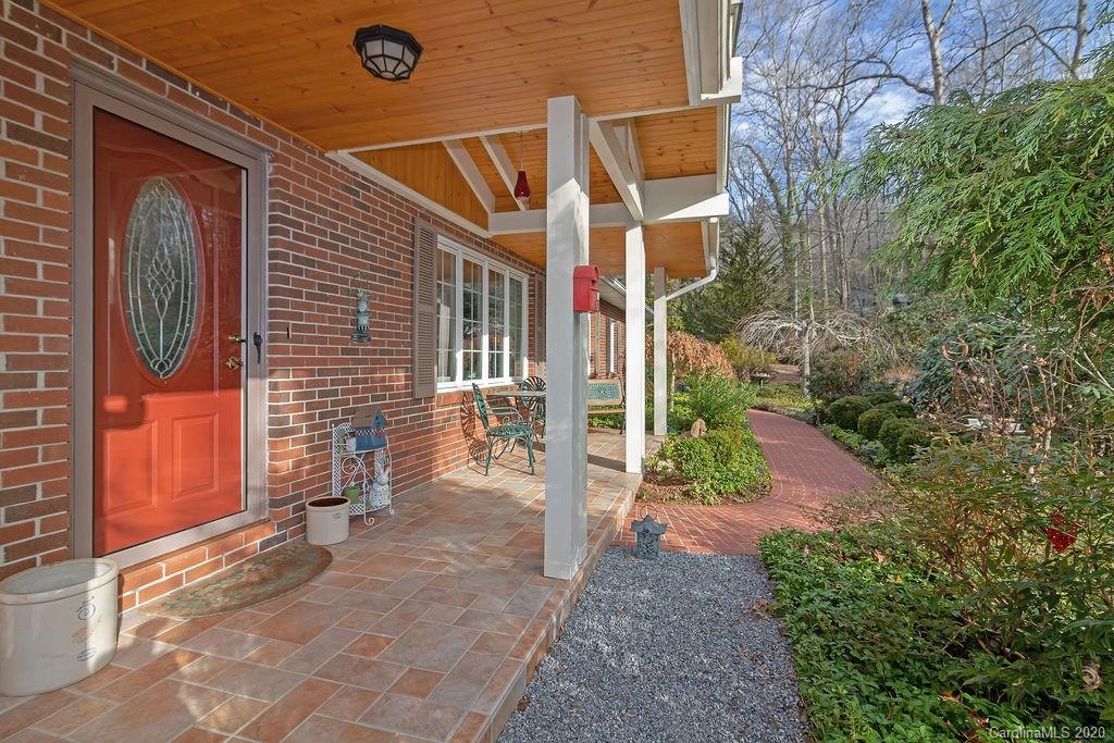 127 Robin Road Brevard, NC 28712 - Photo 4 of 45 Gallery Image 4