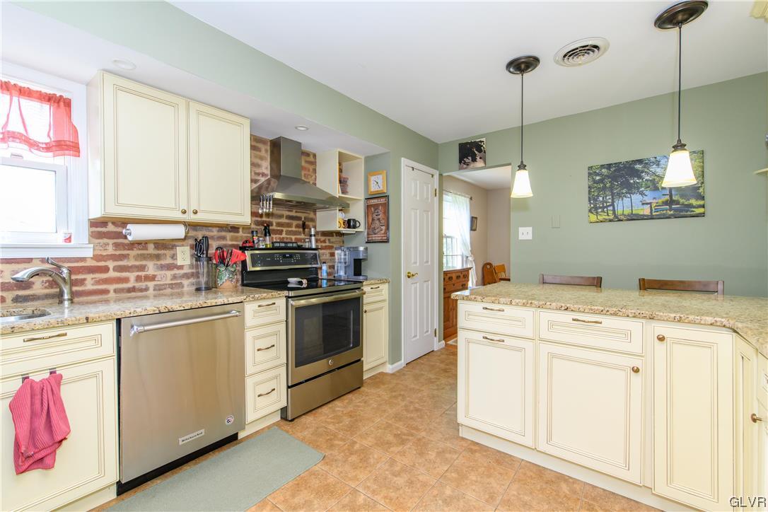 4608 Greenfield Road Bethlehem, PA 18017 - Photo 8 of 37 Gallery Image 8