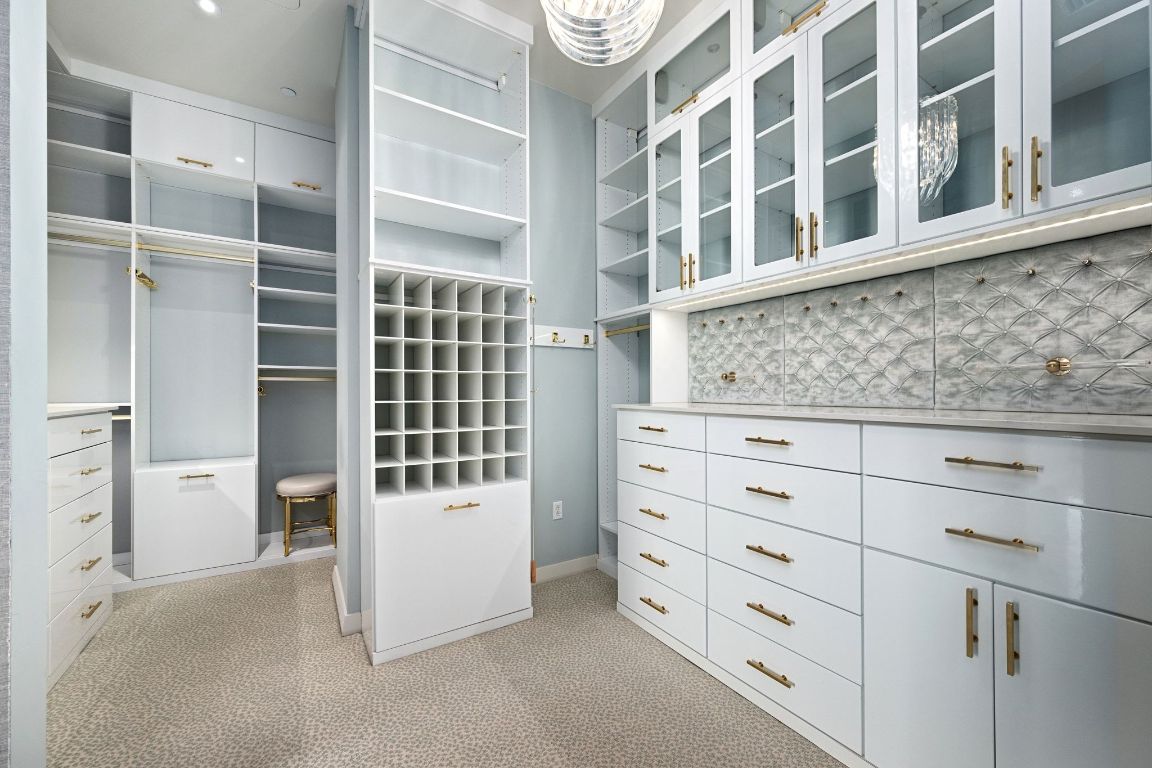 210 Lavaca Street, Unit 3503 Austin, TX 78701 - Photo 21 of 40 a view of an empty room with a cabinet