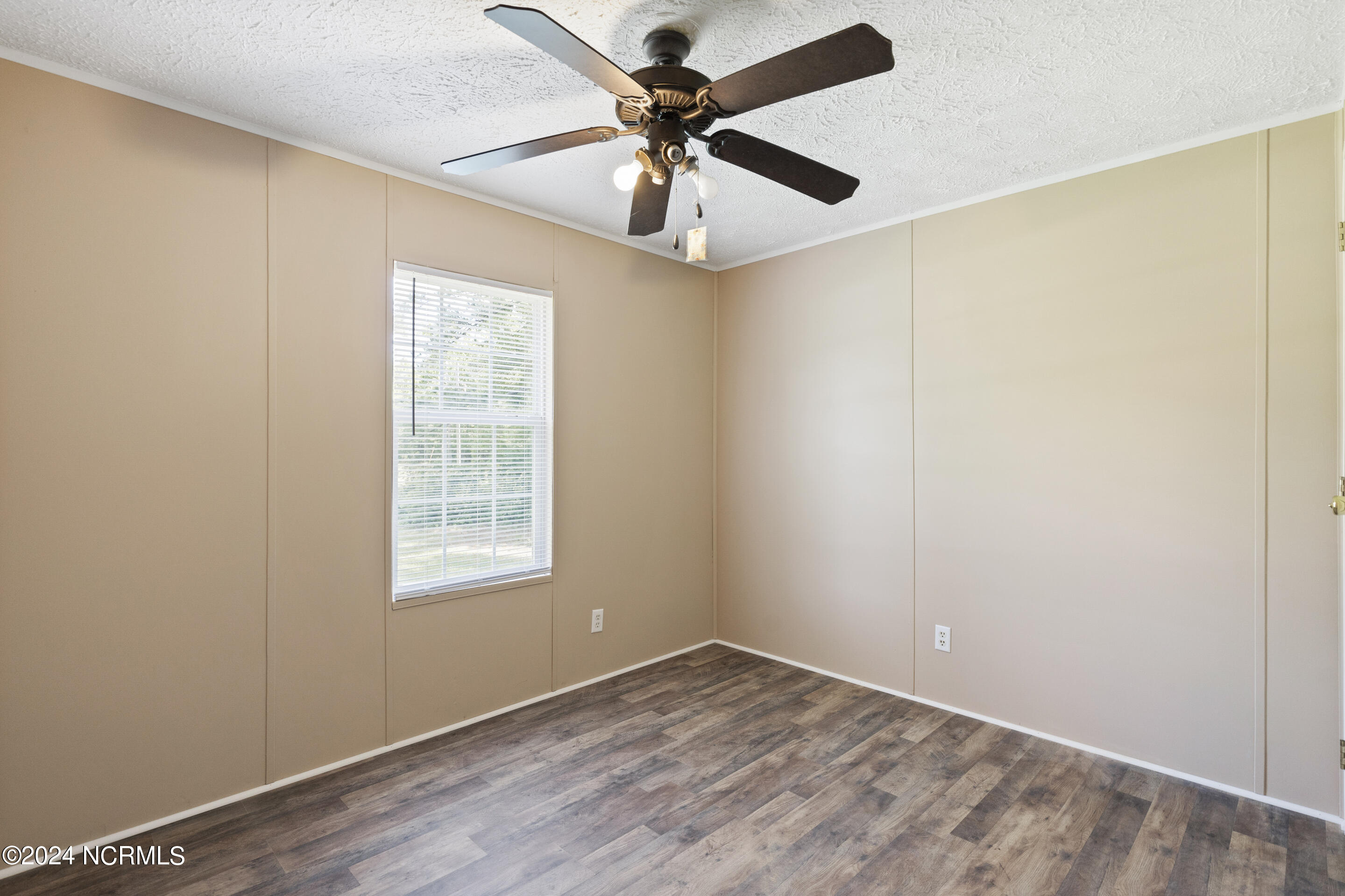 1405 Belangia Road Havelock, NC 28532 - Photo 21 of 30 Guest Bedroom 1