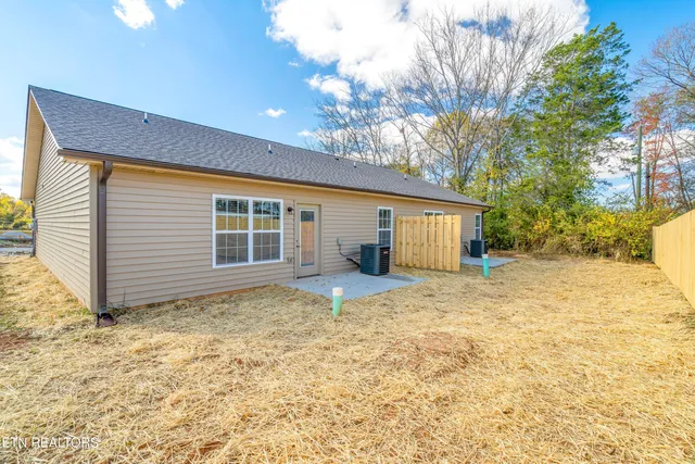 $1,800 | 7357 Grn Ests Way, Unit 21, Knoxville, TN 37918