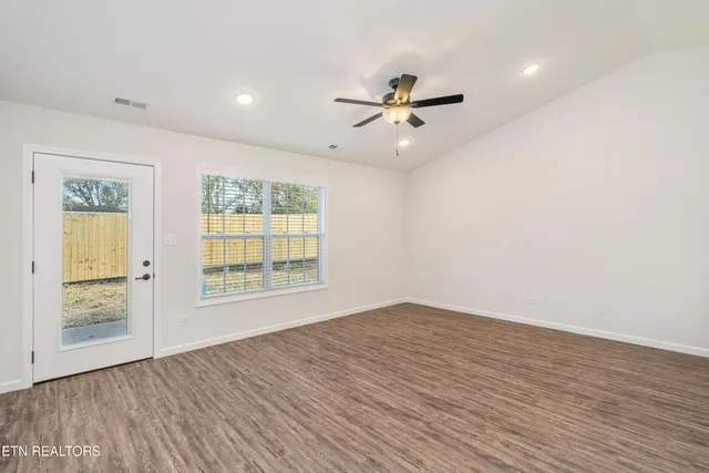 $1,800 | 7357 Grn Ests Way, Unit 21, Knoxville, TN 37918