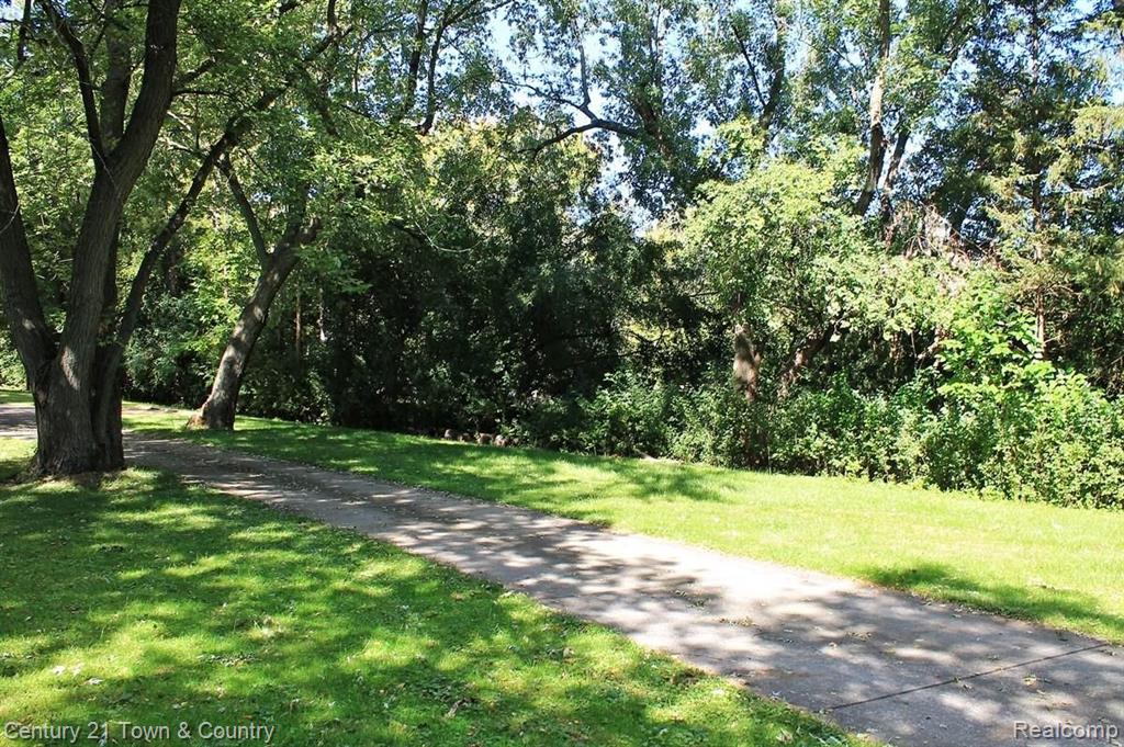 31011 Pear Ridge Farmington Hills, MI 48334 - Photo 3 of 53