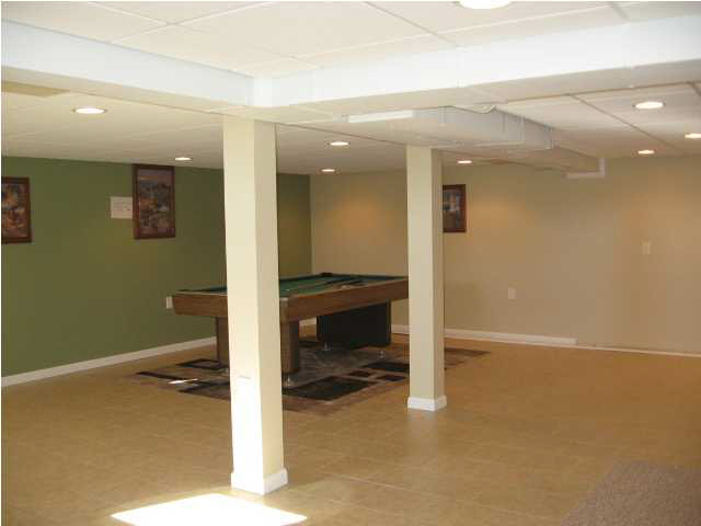 2037 West Division Road Jasper, IN 47546 - Photo 11 of 14 Gallery Image 11