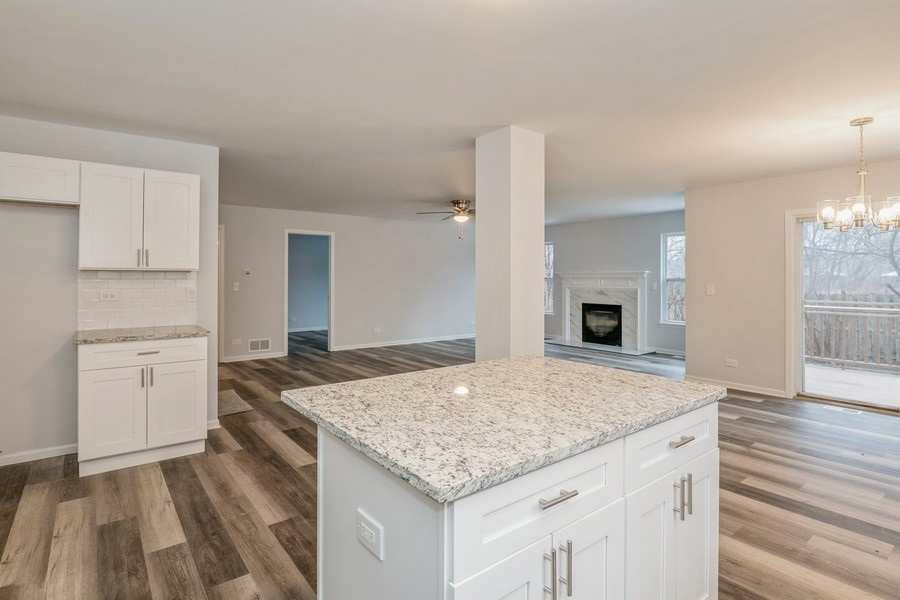 581 Indian Trail Road Antioch, IL 60002 - Photo 13 of 38 Gallery Image 13