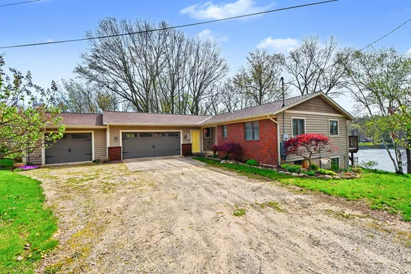 $915,000 | 3050 Kenyon Lane, Middleville, MI 49333