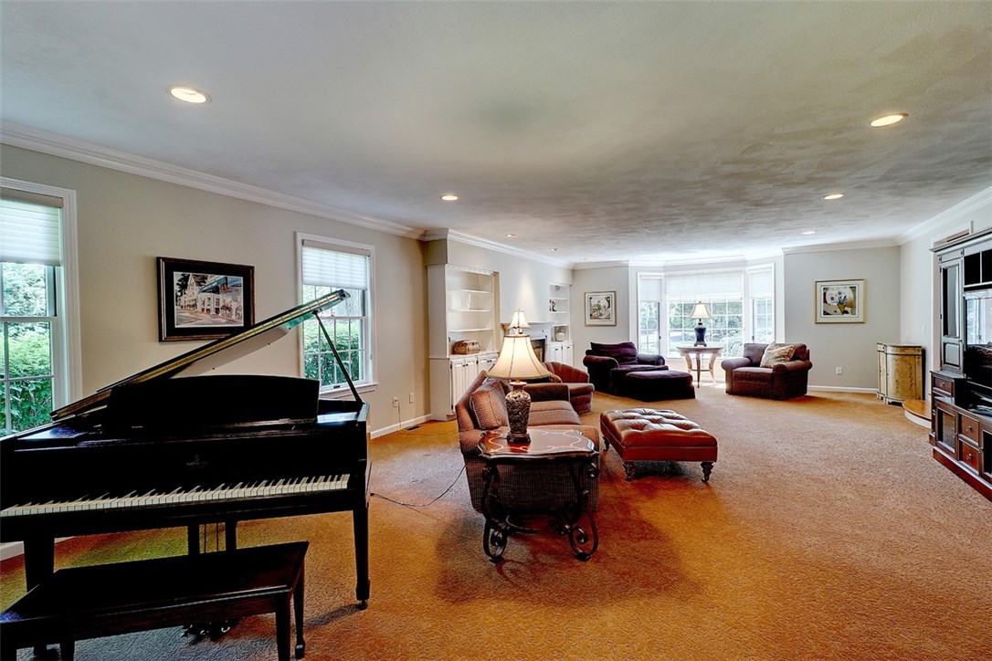 175 Hines Farm Road Cranston, RI 02921 - Photo 6 of 35 Gallery Image 6