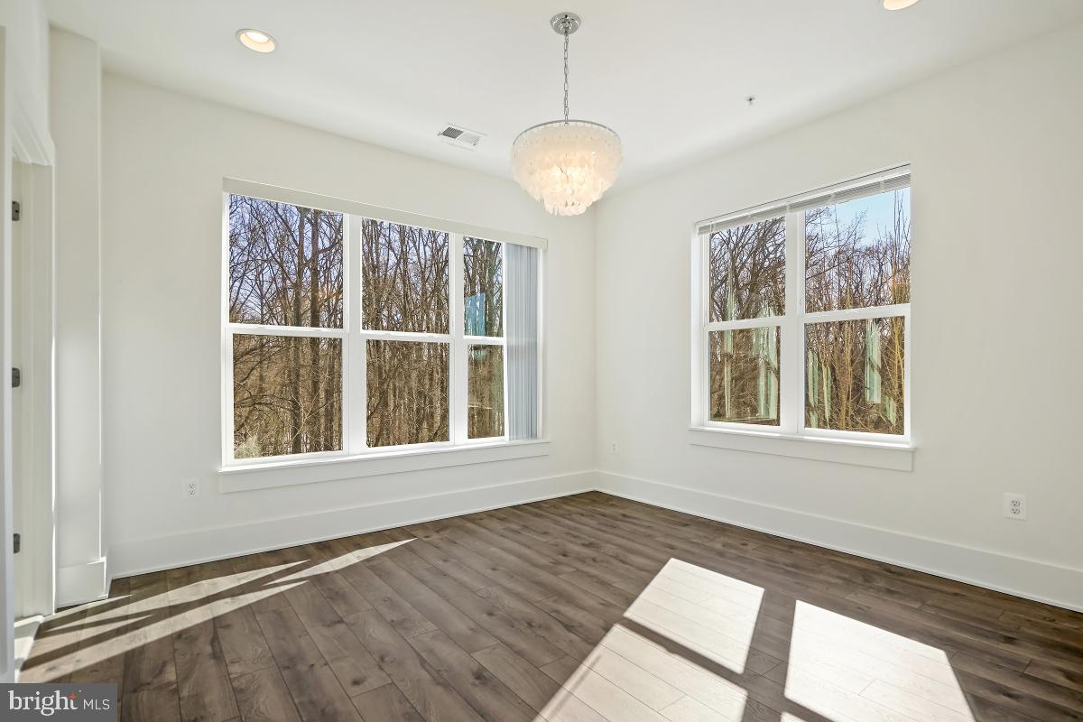 11300 Emerald Park Road Potomac, MD 20854 - Photo 20 of 34