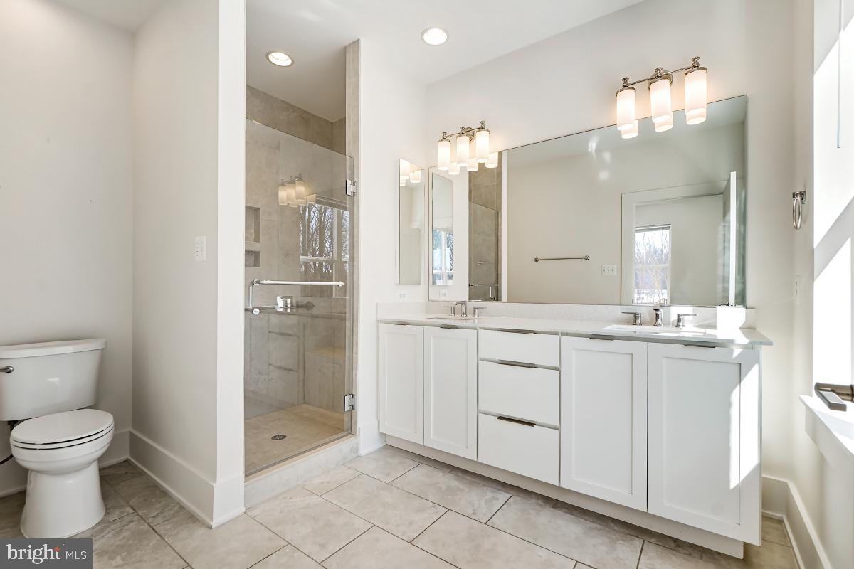 11300 Emerald Park Road Potomac, MD 20854 - Photo 22 of 34