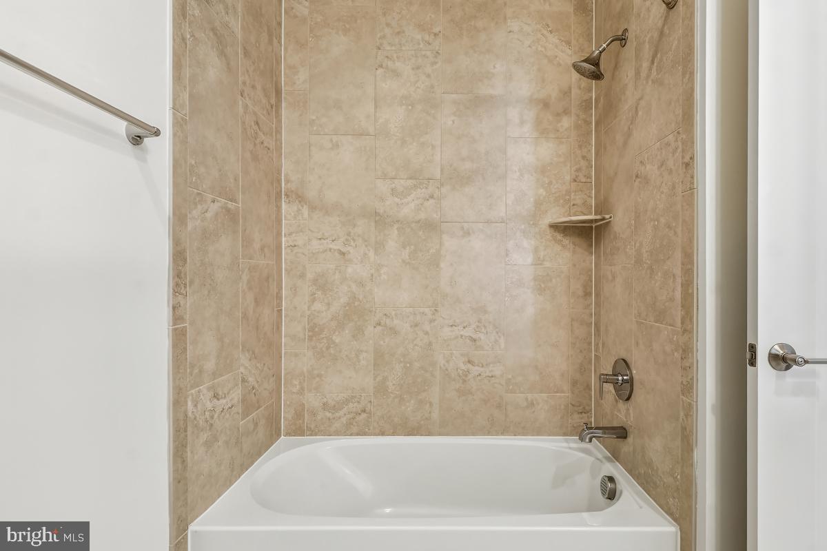 11300 Emerald Park Road Potomac, MD 20854 - Photo 25 of 34