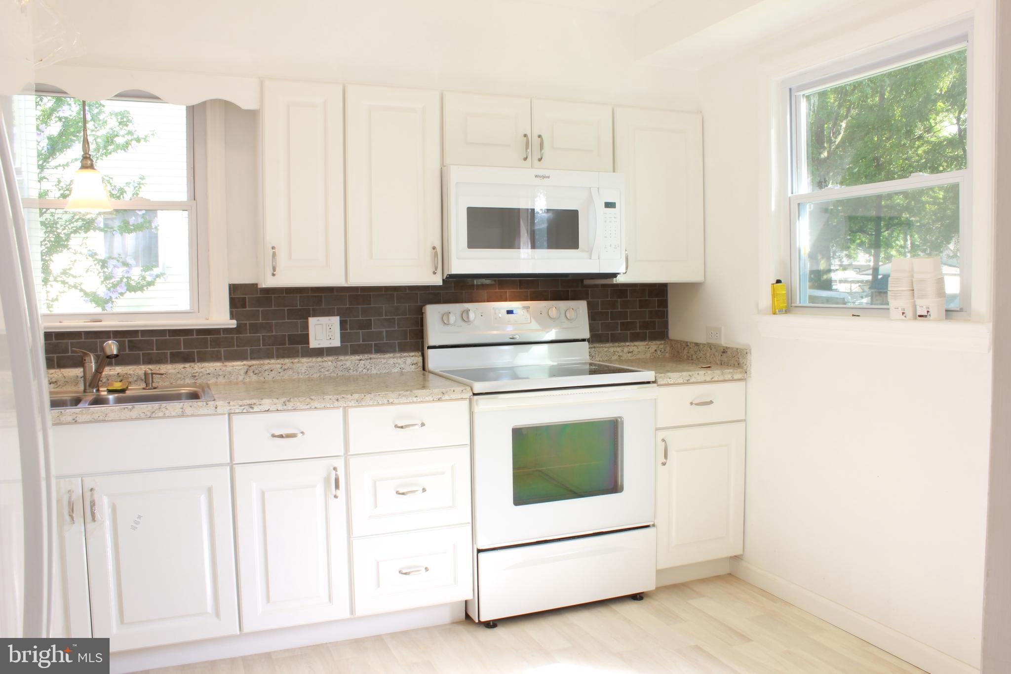 34 South Poplar Avenue Maple Shade, NJ 08052 - Photo 6 of 19 Kitchen