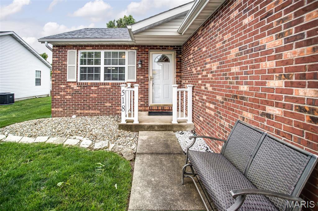 518 Deer Run Moro, IL 62067 - Photo 4 of 33