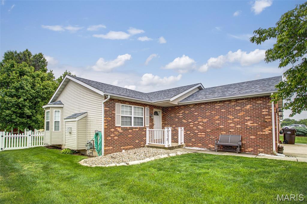 518 Deer Run Moro, IL 62067 - Photo 5 of 33