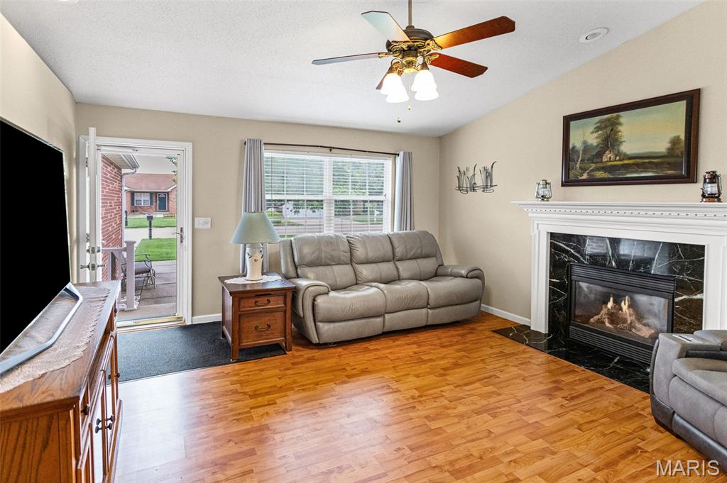 518 Deer Run Moro, IL 62067 - Photo 6 of 33