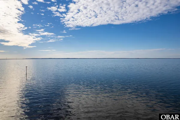 $925,000 | 2060 Martins Point Road, Kitty Hawk, NC 27949