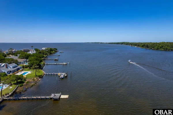 $925,000 | 2060 Martins Point Road, Kitty Hawk, NC 27949