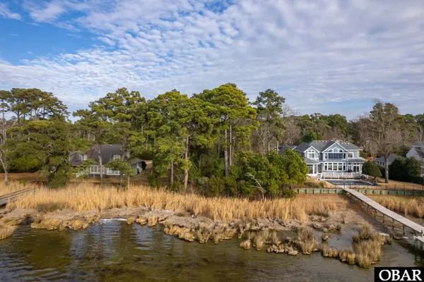 $925,000 | 2060 Martins Point Road, Kitty Hawk, NC 27949