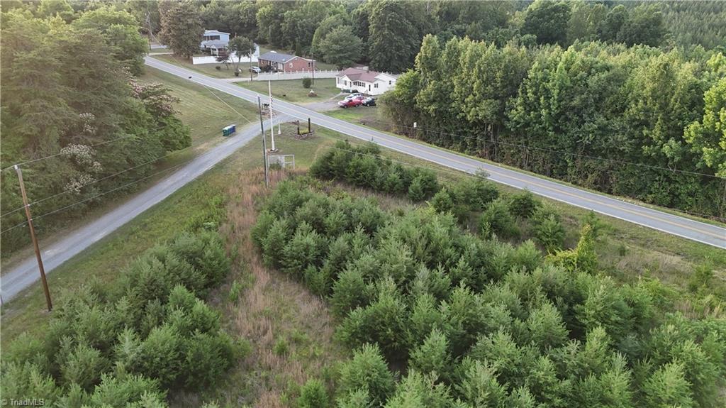 544 Brooks Road Reidsville, NC 27320 - Photo 9 of 12